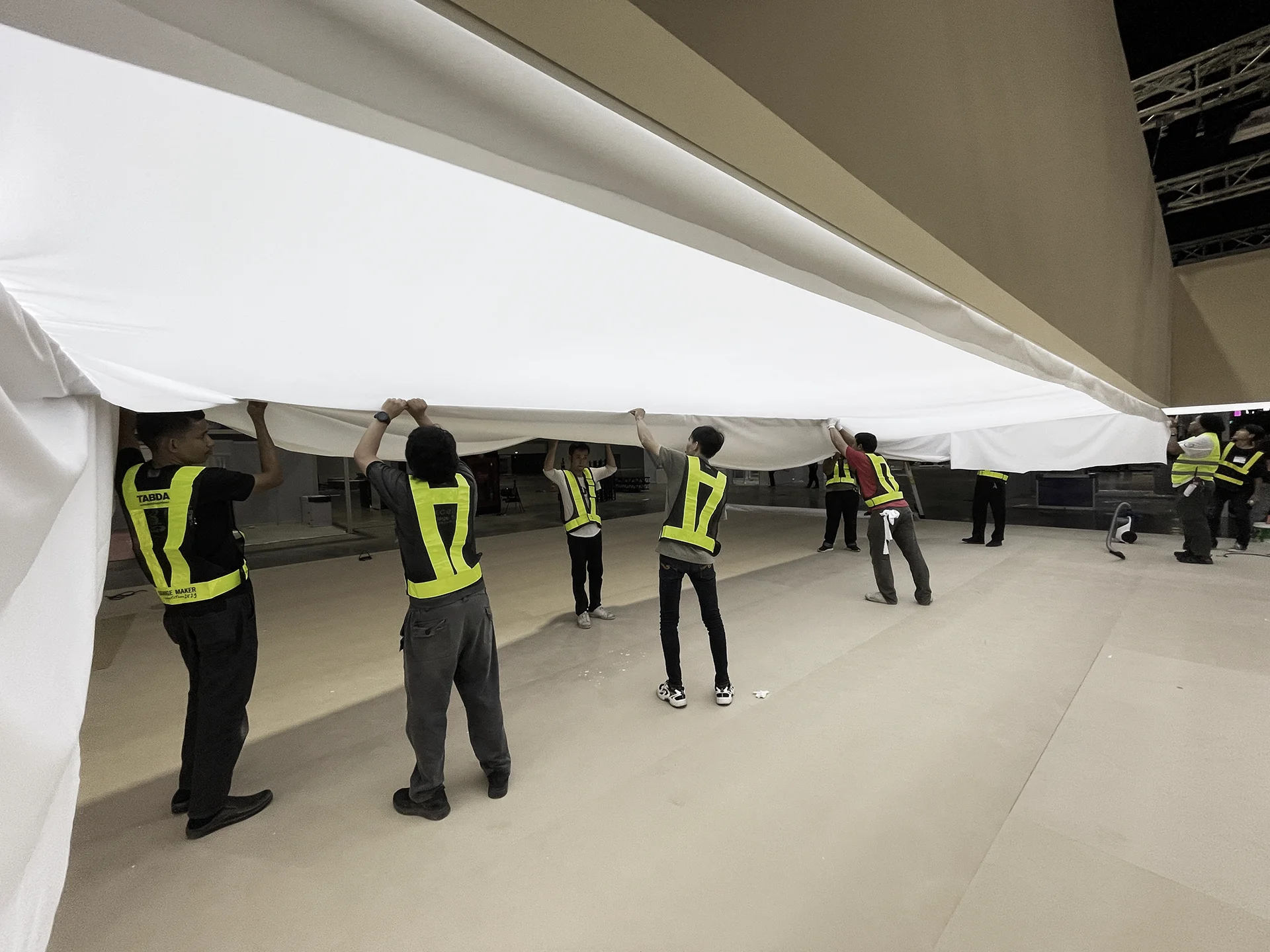 LUMICÈLE stretch ceiling installation process